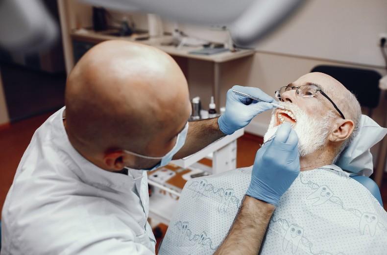 вырвать зубы в Healthy Dent